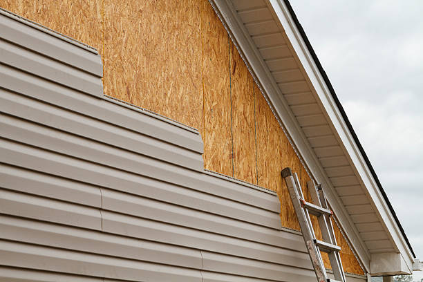 Professional Wood Siding technician working in Hannastown, PA